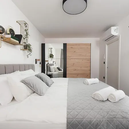 Apartment Aura Exclusive & *