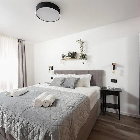 Apartment Aura Exclusive & *