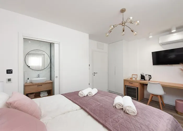 Aura Exclusive & Апартаменты *