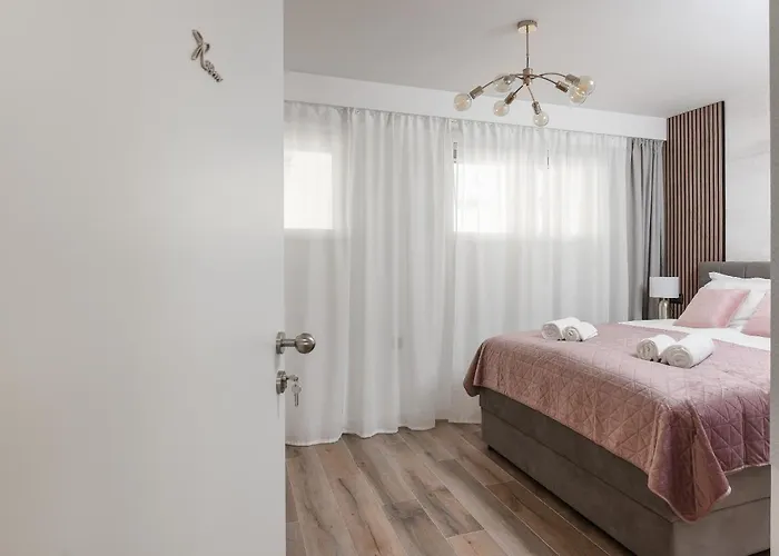 Aura Exclusive & Задар